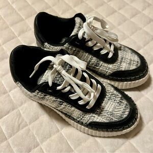 Dolce Vita Dolen Women's Oxford Sneakers